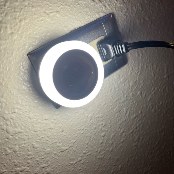 Motion sensor light - Picture 2 of 2